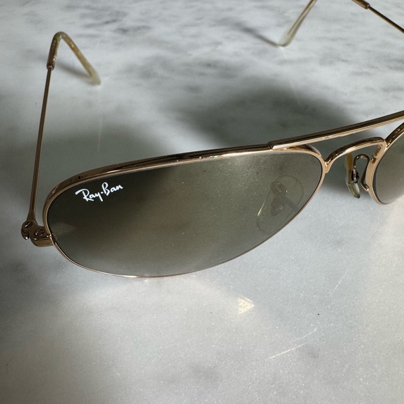 Unisex Ray-Ban Gold Frame Aviator Sunglasses - Picture 10 of 12